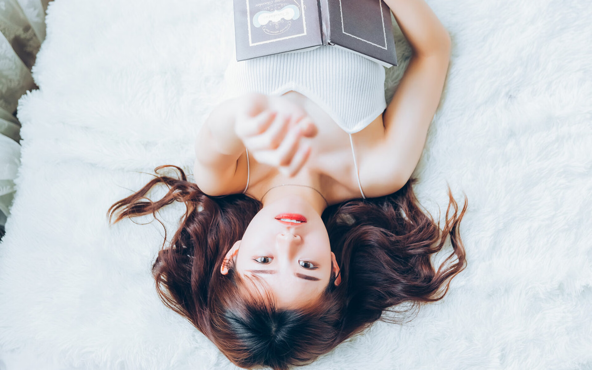 国王更衣室氛围视频曝光暖胃，国王穿新衣